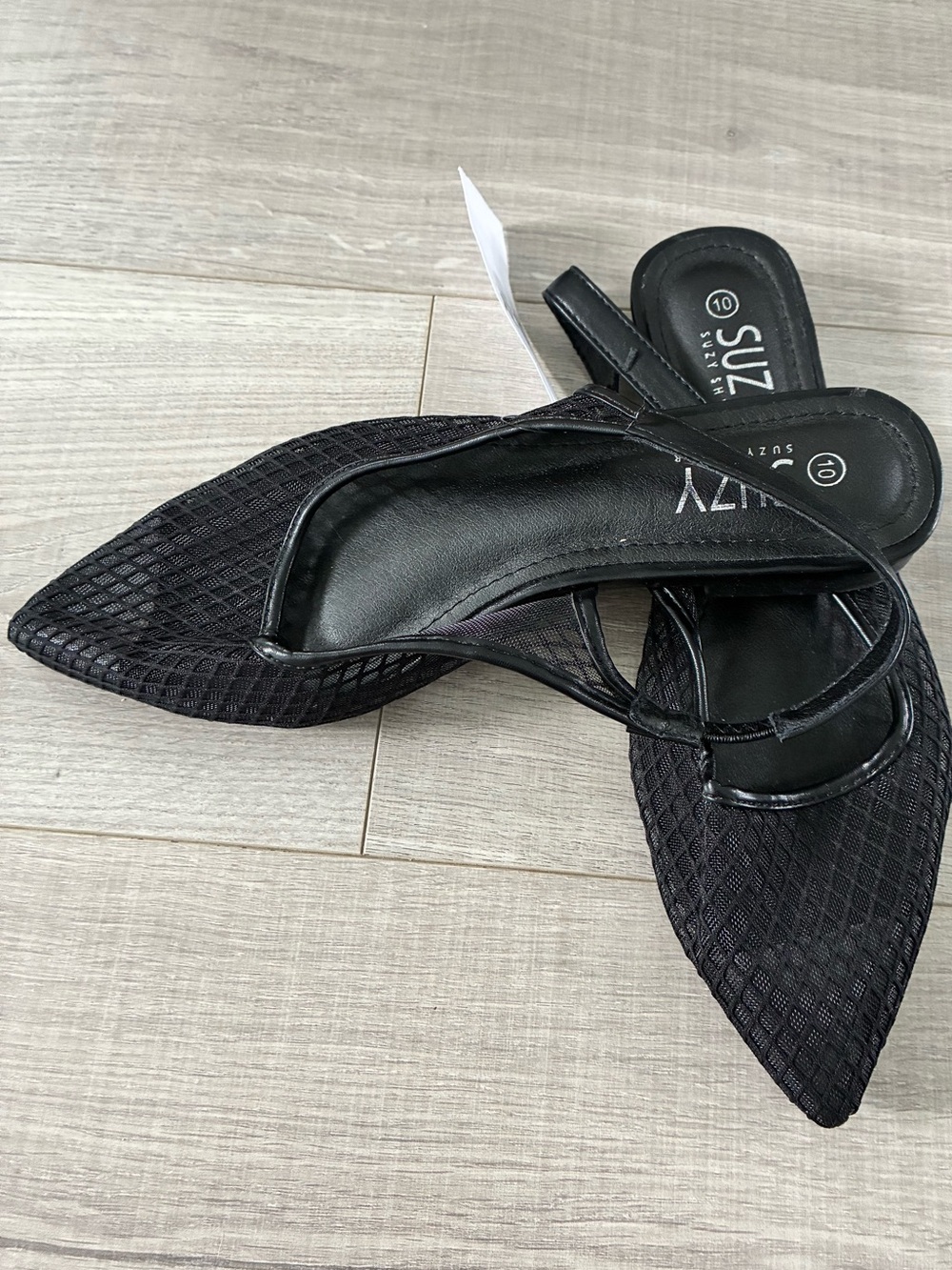 Suzy Shier Black Pointed Toe Mesh Strappy Sandals